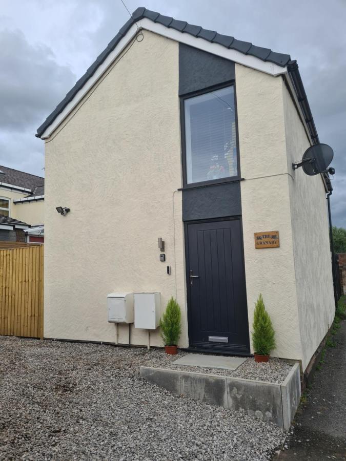 The Granary Villa Buckley Exterior photo